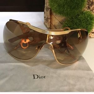 Dior QGY2K sunglasses